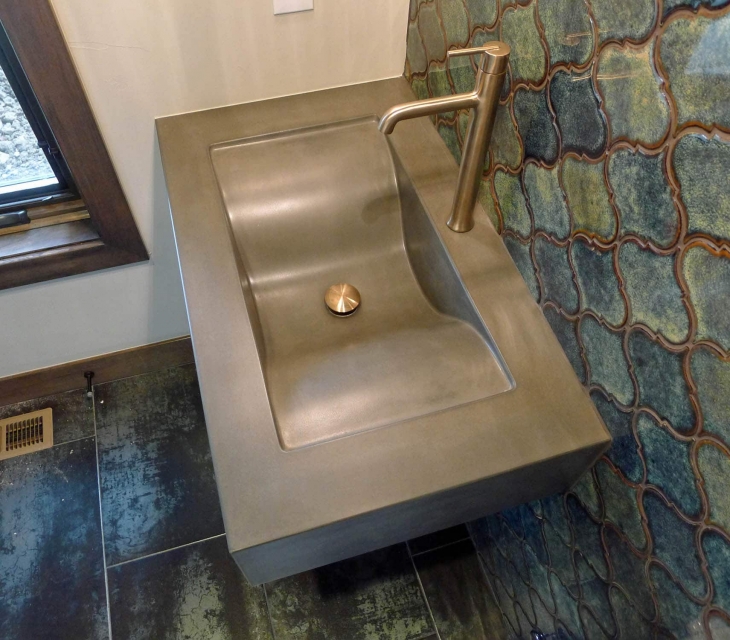 Concrete wave sink