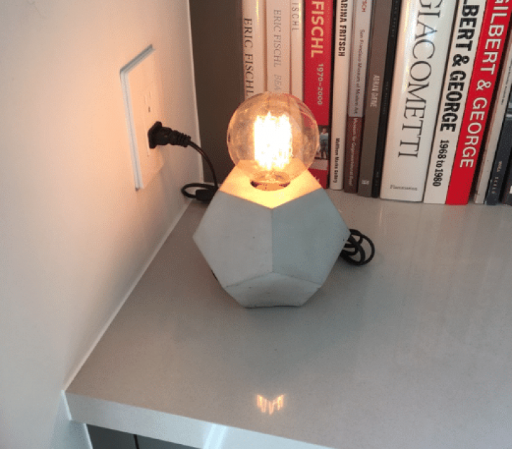 Geometric concrete table lamp